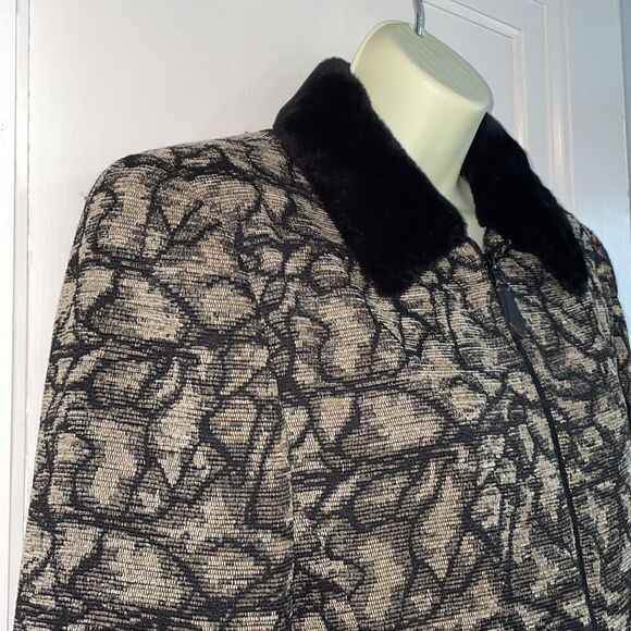 Emil Rutenberg tan & black cropped jacket with faux fur collar & cuffs - Picture 4 of 9